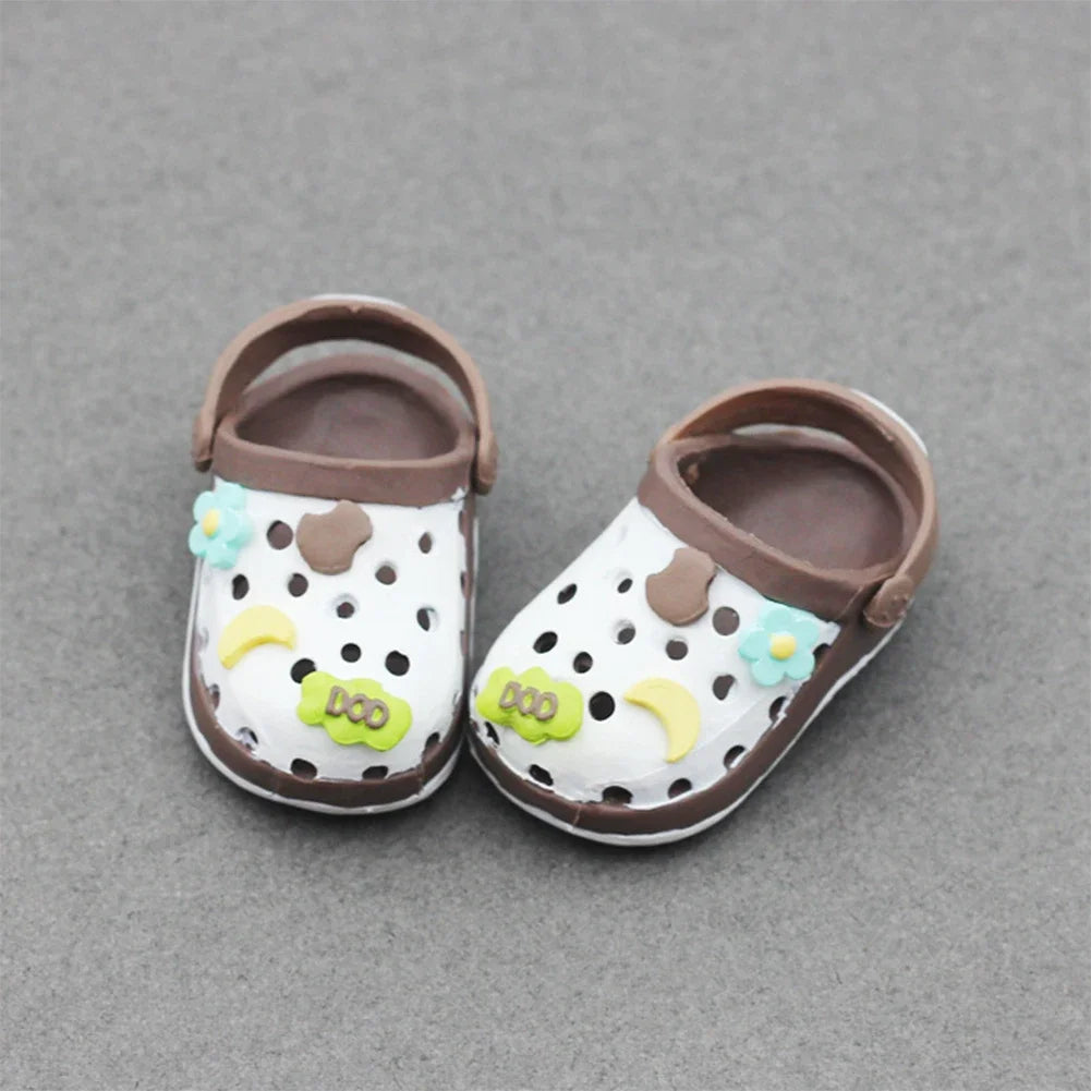 Mini Slippers for Labubu Doll – 17cm Cute Colorful Shoes