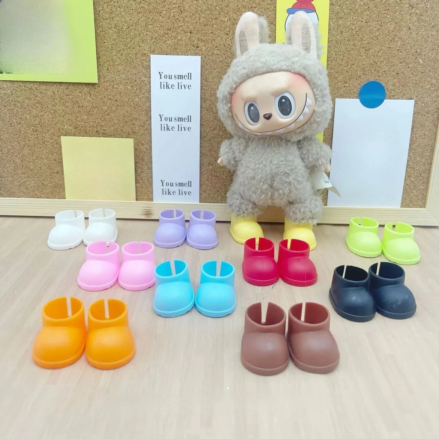 Labubu Raincoat & Boots Set – Fits 15–17cm Dolls