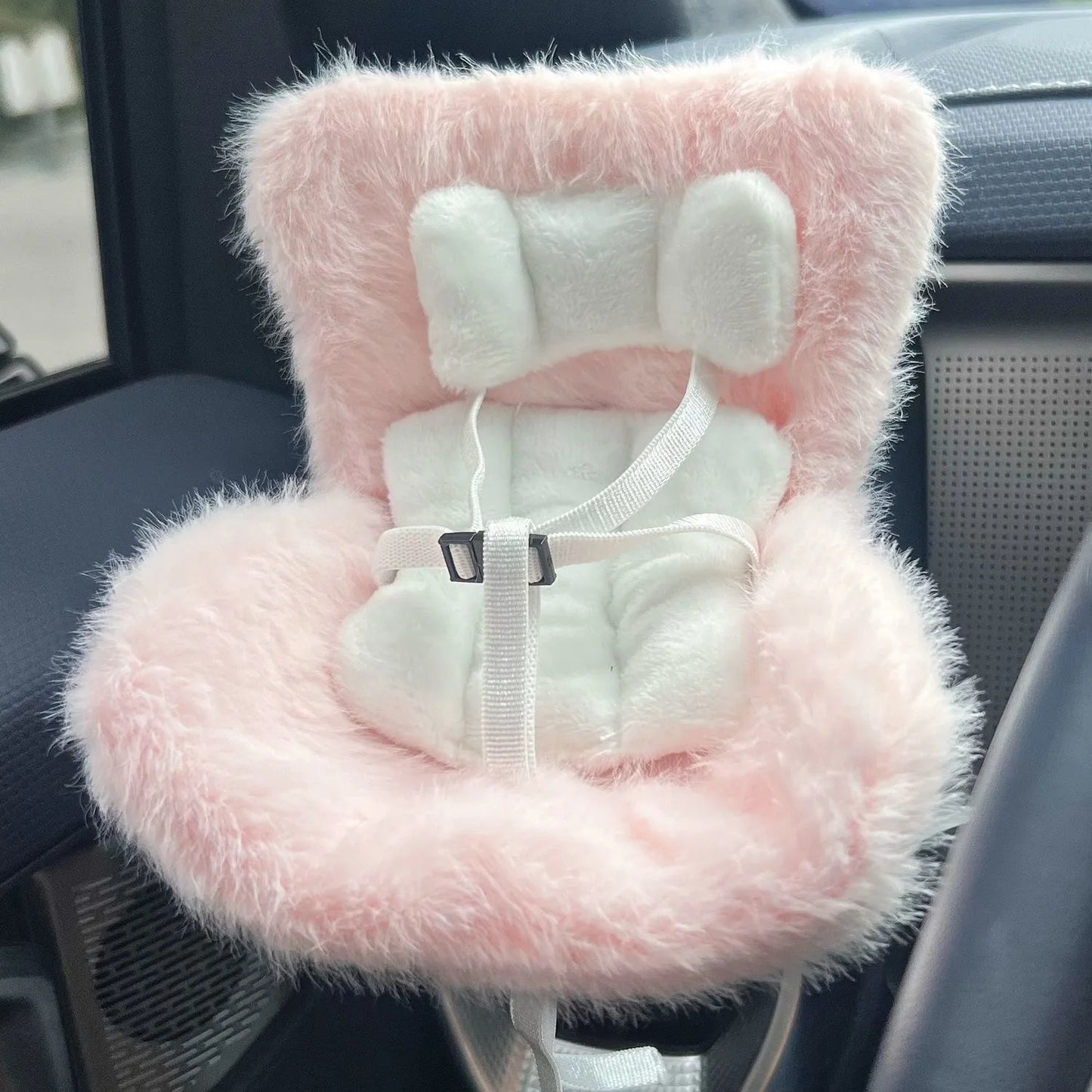 Mini Car Seat for Labubu Dolls – 17cm Safety Chair Plush Car Decor